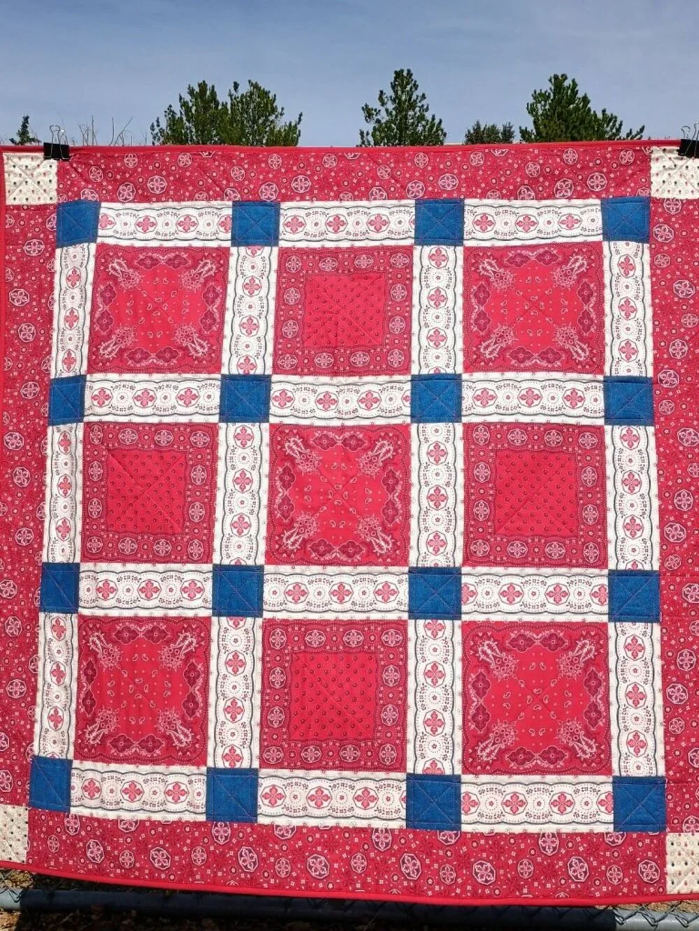 BN RED CREAM BLUE AMERICANA PATRIOTIC LAP QUILT BANDANA PRINT FABRIC